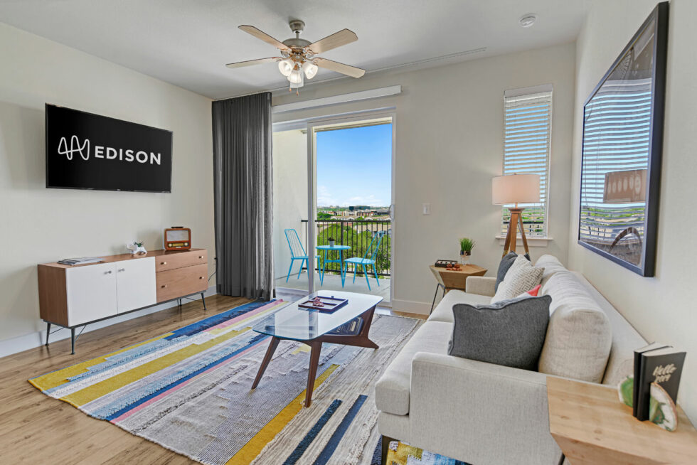 Curated visual reference: Gallery Detail: Studio 1 2 Bedroom Apartments In Austin